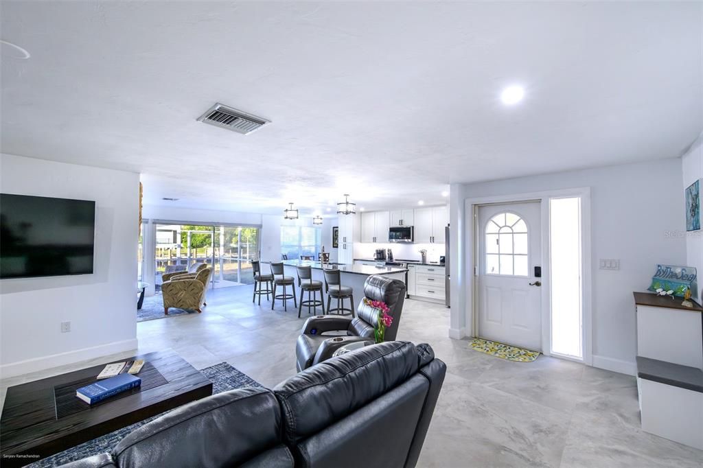 出租: $4,500 (3 贝兹, 2 浴室, 1896 平方英尺)