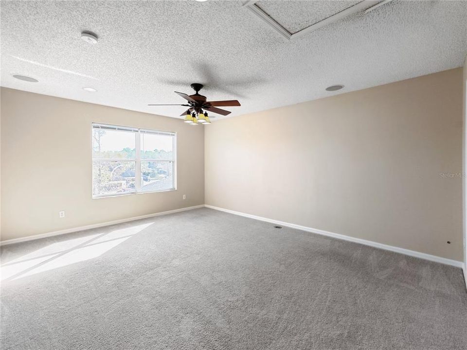 出租: $2,050 (3 贝兹, 2 浴室, 1376 平方英尺)