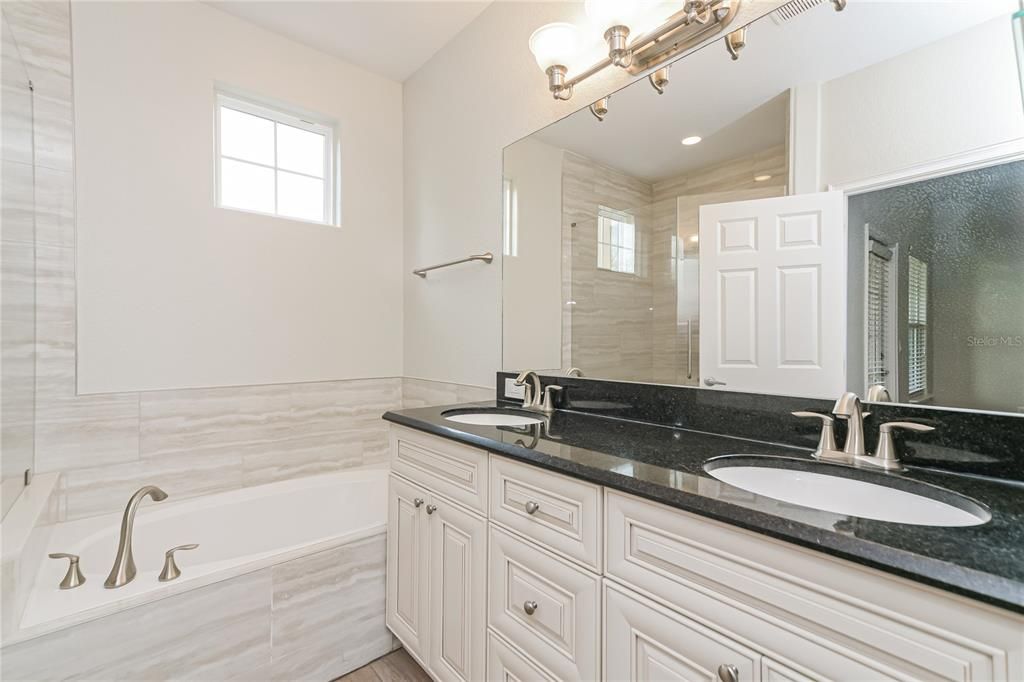 待售: $429,900 (3 贝兹, 2 浴室, 1620 平方英尺)