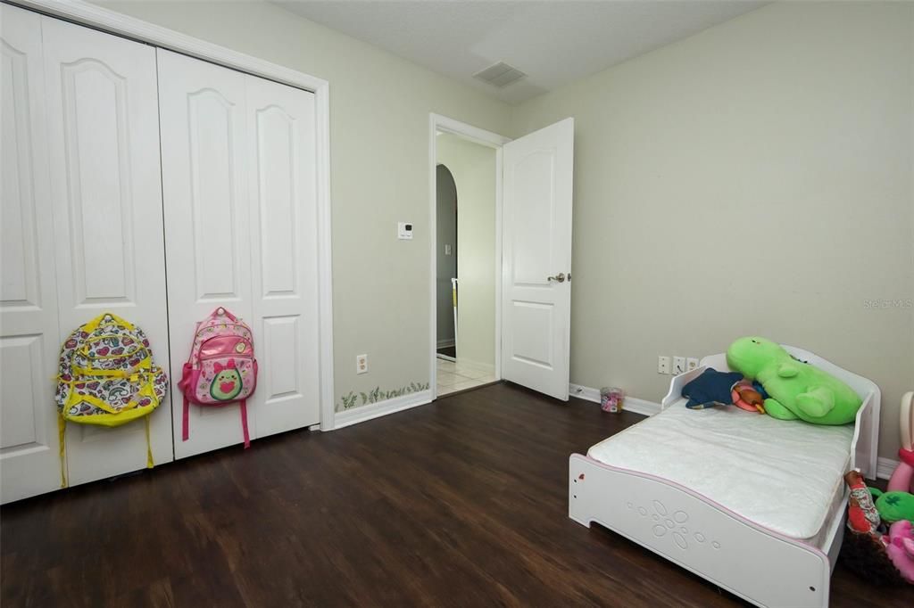 待售: $294,200 (3 贝兹, 2 浴室, 1585 平方英尺)