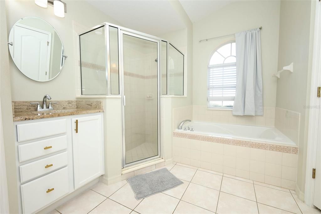 待售: $294,200 (3 贝兹, 2 浴室, 1585 平方英尺)