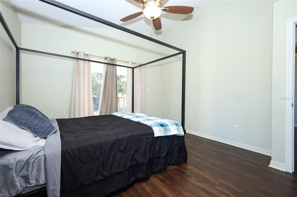 待售: $294,200 (3 贝兹, 2 浴室, 1585 平方英尺)