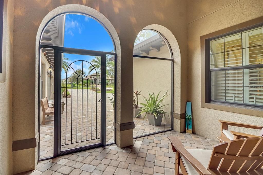 For Sale: $729,900 (4 beds, 3 baths, 2586 Square Feet)