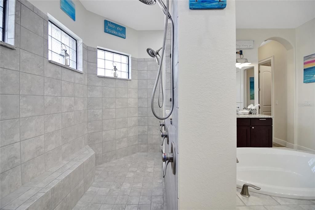 For Sale: $729,900 (4 beds, 3 baths, 2586 Square Feet)