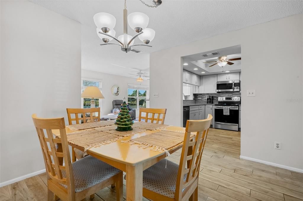 待售: $359,000 (3 贝兹, 2 浴室, 1717 平方英尺)