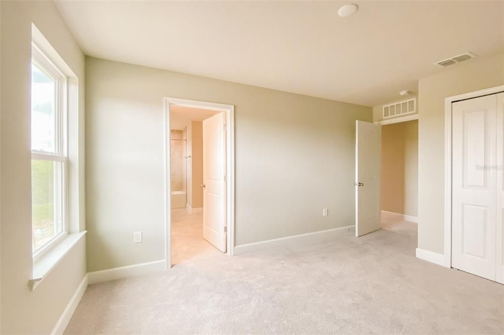 В аренду: $4,000 (4 спален, 3 ванн, 3109 Квадратных фут)