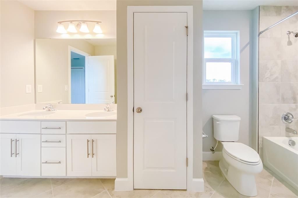 В аренду: $4,000 (4 спален, 3 ванн, 3109 Квадратных фут)