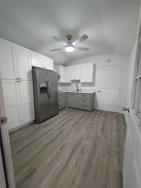 На продажу: $859,900 (3 спален, 3 ванн, 2034 Квадратных фут)