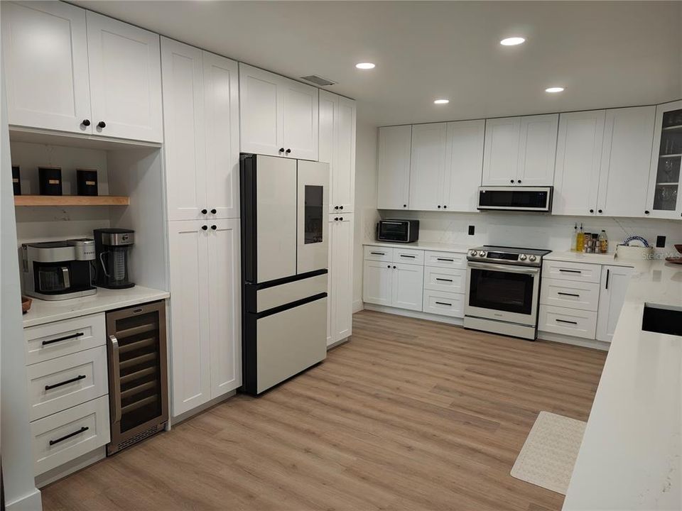 На продажу: $859,900 (3 спален, 3 ванн, 2034 Квадратных фут)