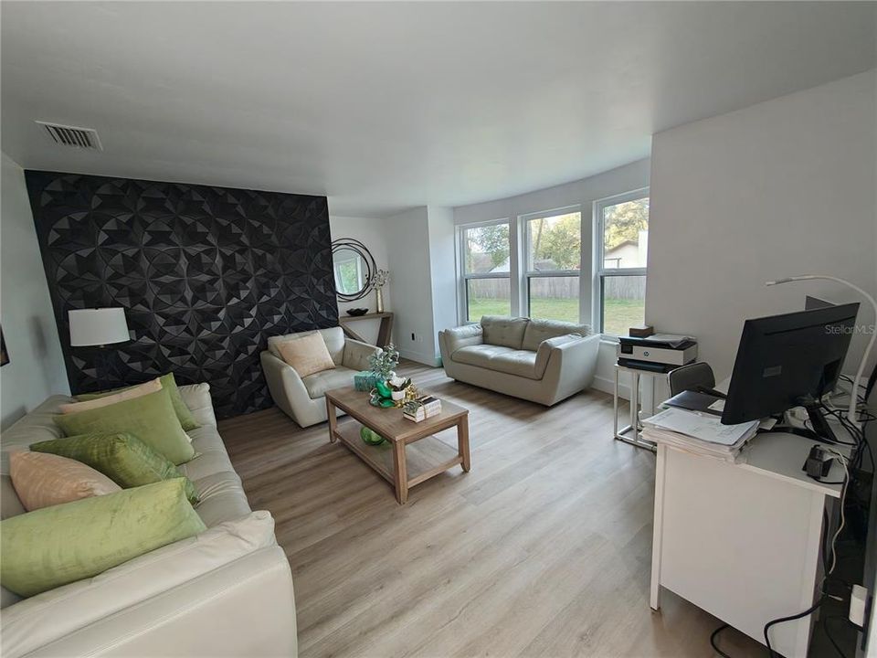 На продажу: $859,900 (3 спален, 3 ванн, 2034 Квадратных фут)