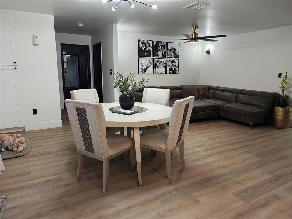 На продажу: $859,900 (3 спален, 3 ванн, 2034 Квадратных фут)