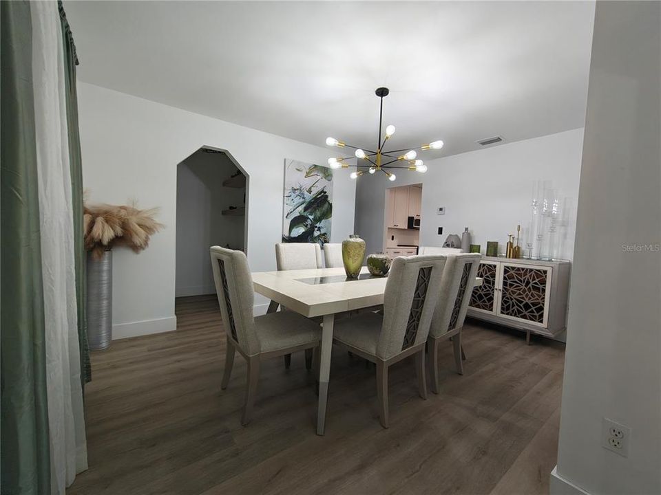 На продажу: $859,900 (3 спален, 3 ванн, 2034 Квадратных фут)