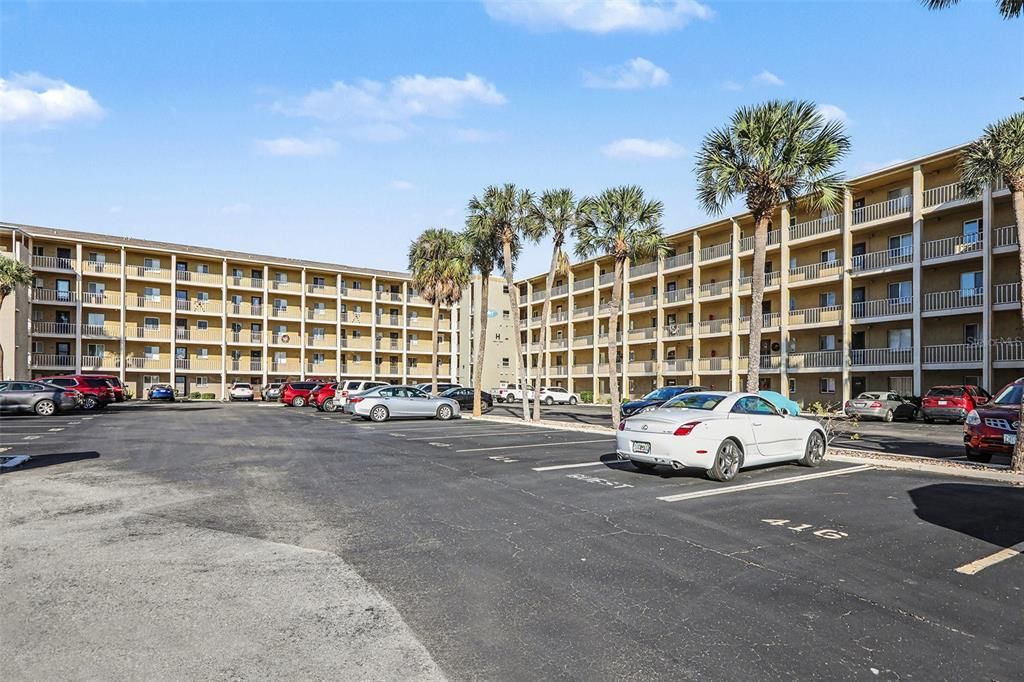 待售: $60,000 (2 贝兹, 1 浴室, 912 平方英尺)