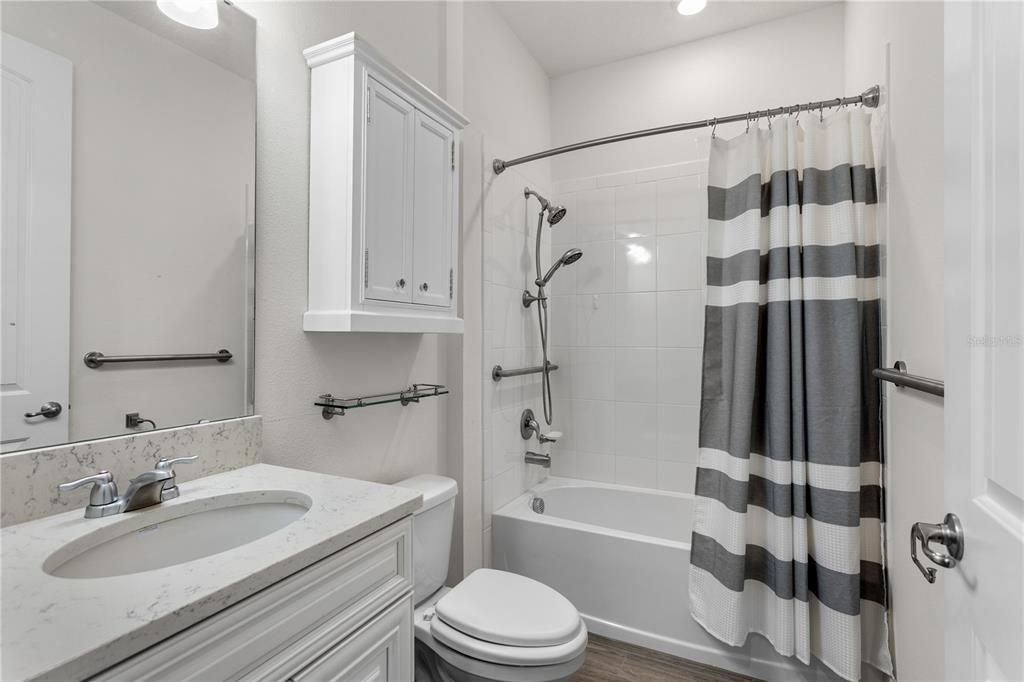 待售: $439,900 (4 贝兹, 2 浴室, 2056 平方英尺)