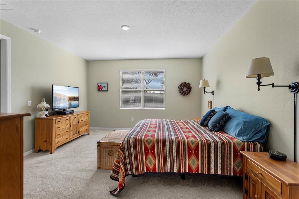 待售: $439,900 (4 贝兹, 2 浴室, 2056 平方英尺)