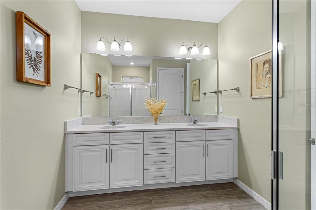 待售: $439,900 (4 贝兹, 2 浴室, 2056 平方英尺)