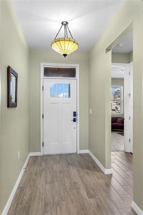 待售: $439,900 (4 贝兹, 2 浴室, 2056 平方英尺)