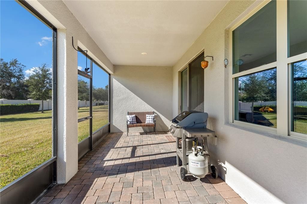 待售: $439,900 (4 贝兹, 2 浴室, 2056 平方英尺)