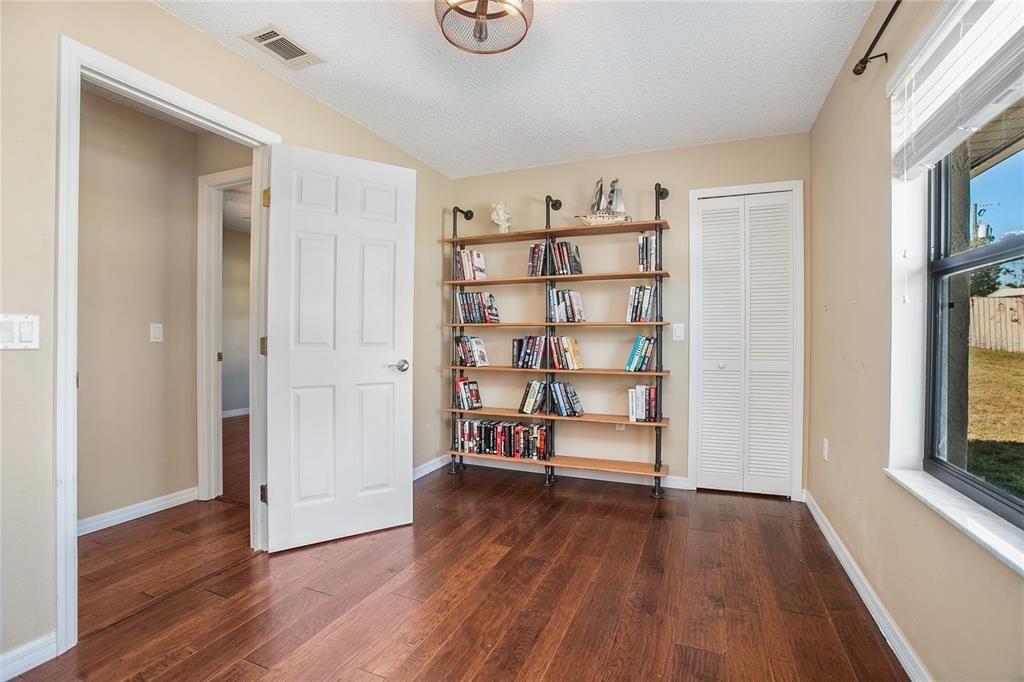 待售: $350,000 (3 贝兹, 2 浴室, 1488 平方英尺)