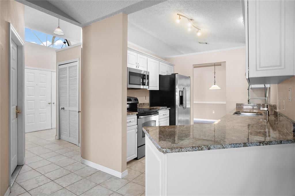 待售: $350,000 (3 贝兹, 2 浴室, 1488 平方英尺)