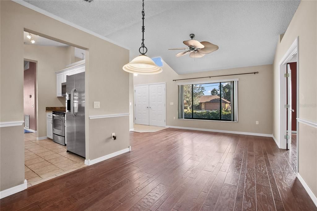 待售: $350,000 (3 贝兹, 2 浴室, 1488 平方英尺)