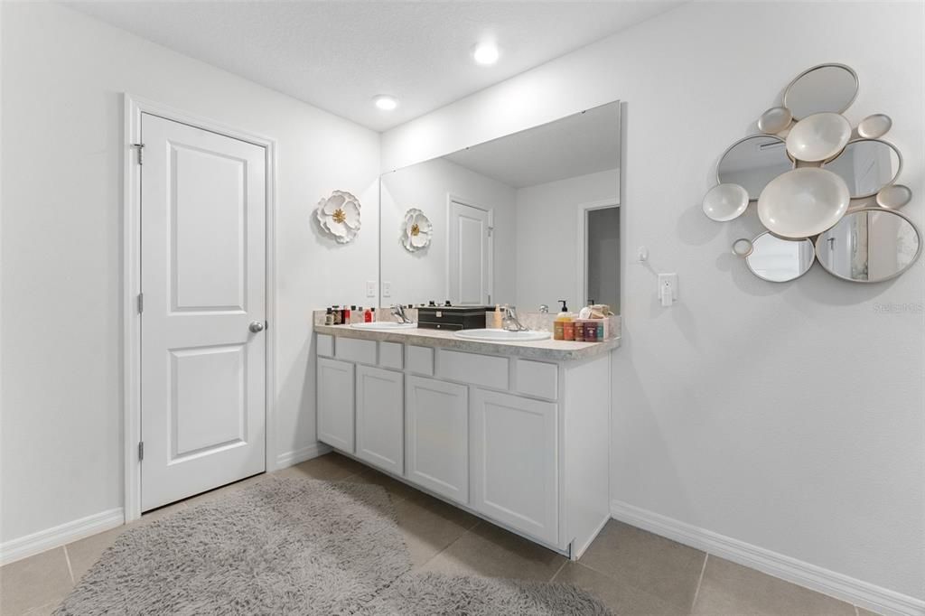 En Renta: $2,850 (4 camas, 3 baños, 2328 Pies cuadrados)