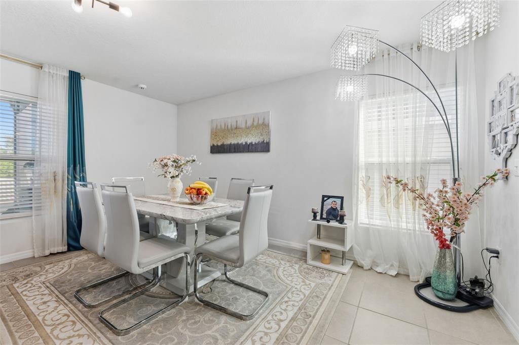 En Renta: $2,850 (4 camas, 3 baños, 2328 Pies cuadrados)