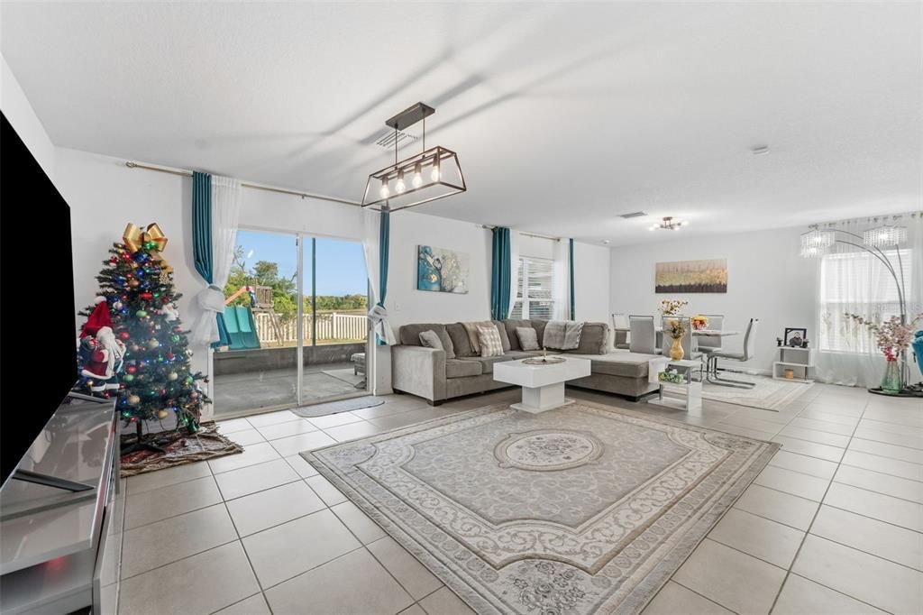 En Renta: $2,850 (4 camas, 3 baños, 2328 Pies cuadrados)