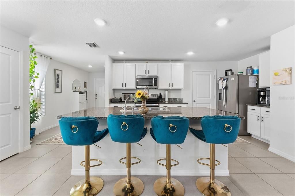 En Renta: $2,850 (4 camas, 3 baños, 2328 Pies cuadrados)