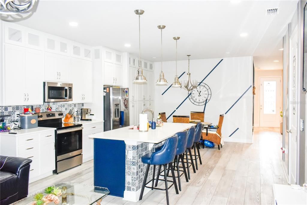 For Sale: $345,000 (3 beds, 2 baths, 1677 Square Feet)