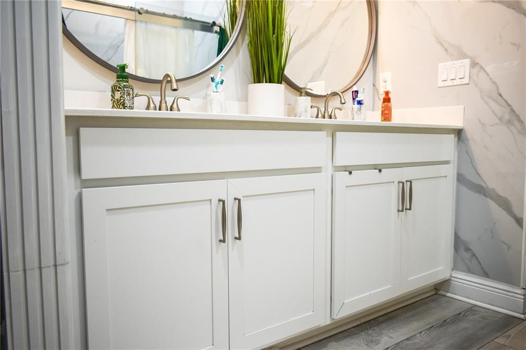 For Sale: $345,000 (3 beds, 2 baths, 1677 Square Feet)