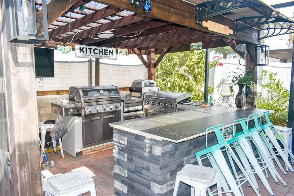 For Sale: $345,000 (3 beds, 2 baths, 1677 Square Feet)