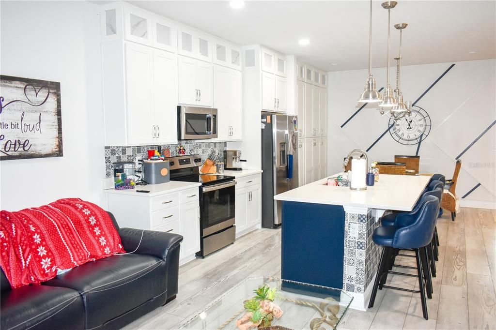 For Sale: $345,000 (3 beds, 2 baths, 1677 Square Feet)