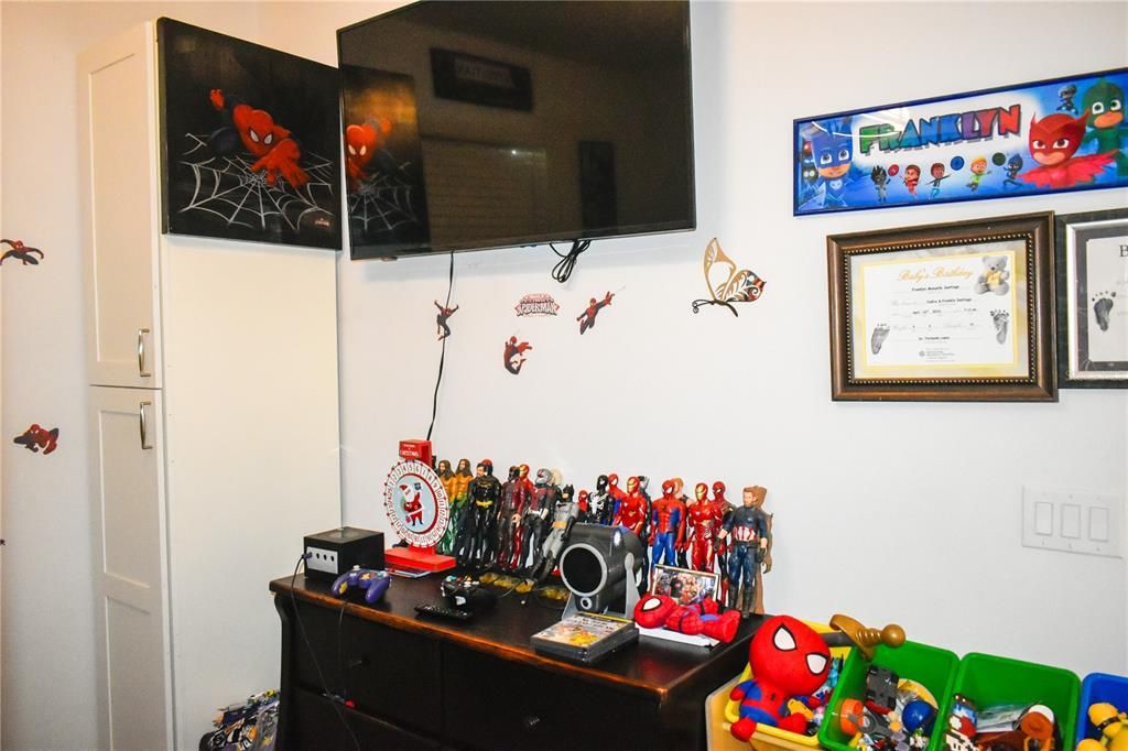 For Sale: $345,000 (3 beds, 2 baths, 1677 Square Feet)