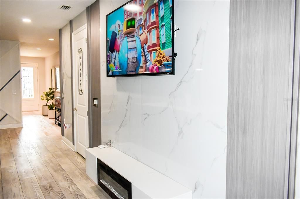 For Sale: $345,000 (3 beds, 2 baths, 1677 Square Feet)