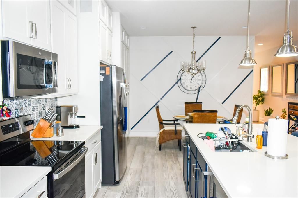 For Sale: $345,000 (3 beds, 2 baths, 1677 Square Feet)