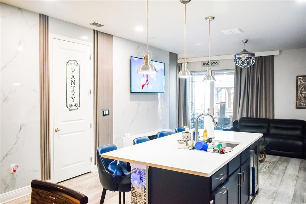 For Sale: $345,000 (3 beds, 2 baths, 1677 Square Feet)