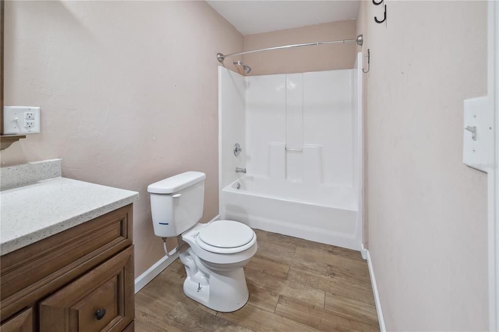 For Sale: $299,900 (3 beds, 2 baths, 1580 Square Feet)