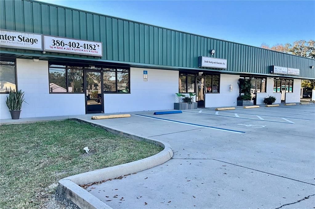 待售: $265,900 (0 贝兹, 0 浴室, 990 平方英尺)