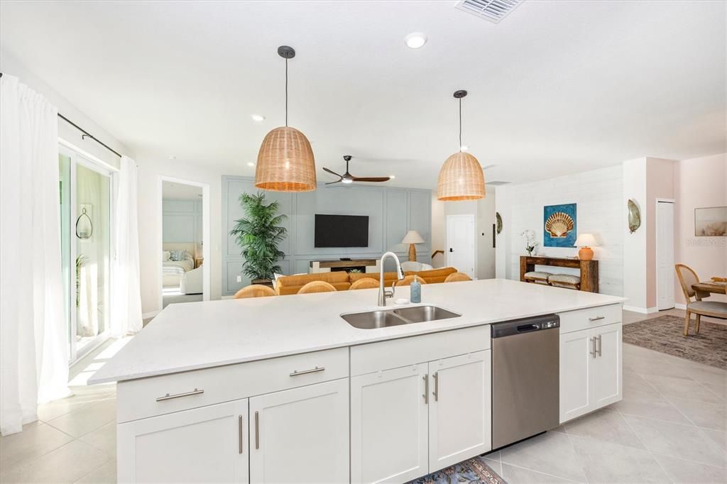 出租: $8,500 (3 贝兹, 2 浴室, 2294 平方英尺)