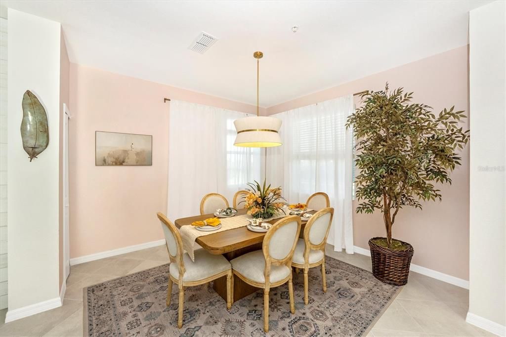 出租: $8,500 (3 贝兹, 2 浴室, 2294 平方英尺)