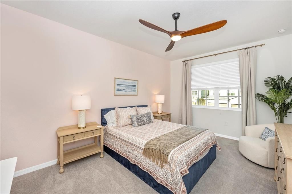 出租: $8,500 (3 贝兹, 2 浴室, 2294 平方英尺)