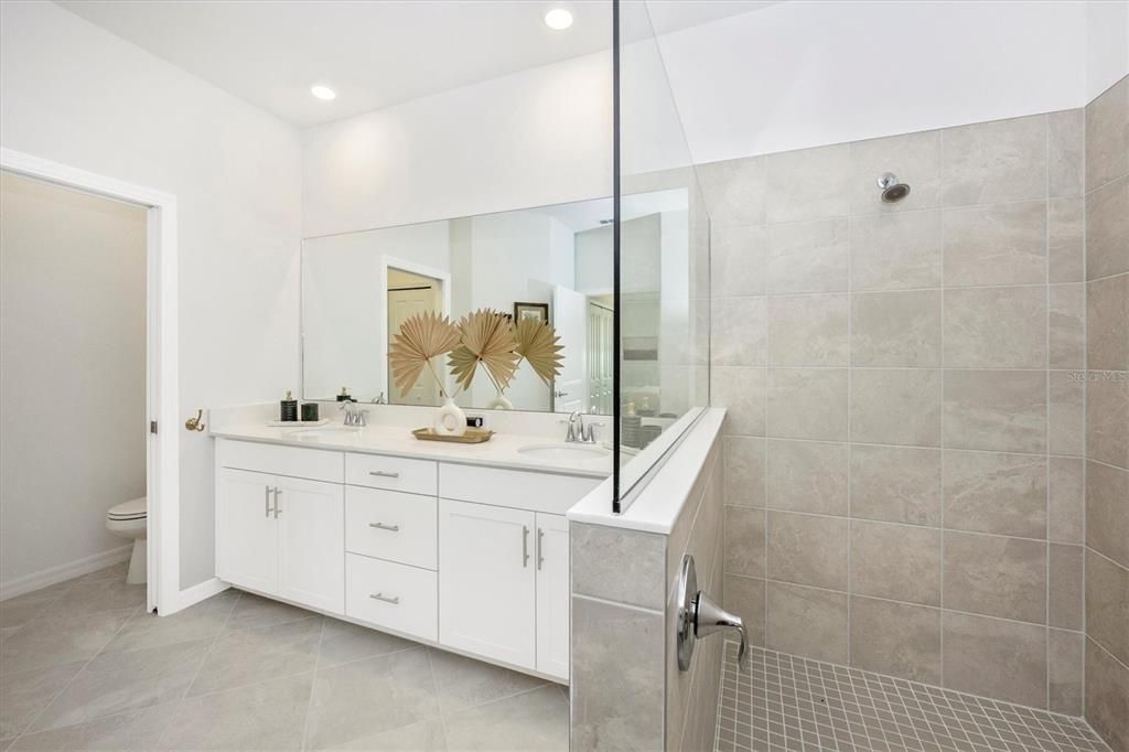 出租: $8,500 (3 贝兹, 2 浴室, 2294 平方英尺)