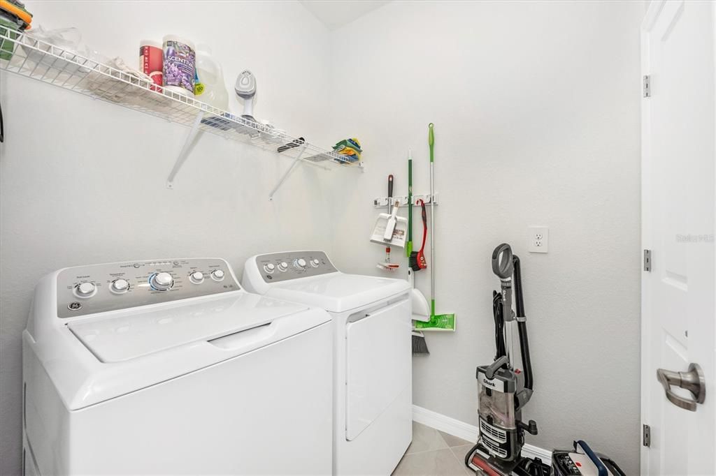 出租: $8,500 (3 贝兹, 2 浴室, 2294 平方英尺)