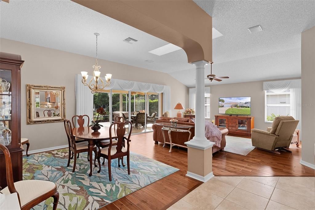 待售: $435,000 (3 贝兹, 2 浴室, 1911 平方英尺)