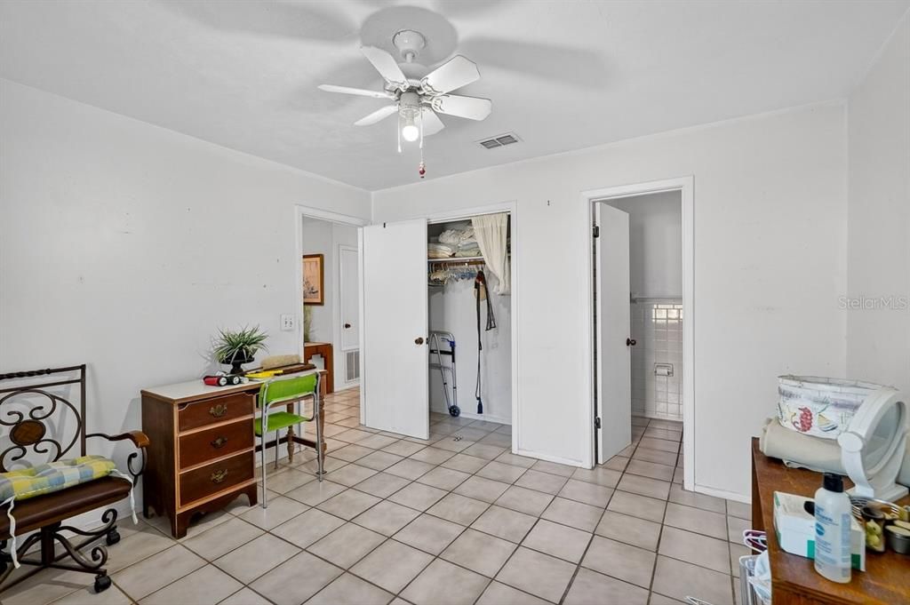 待售: $230,000 (3 贝兹, 2 浴室, 1344 平方英尺)