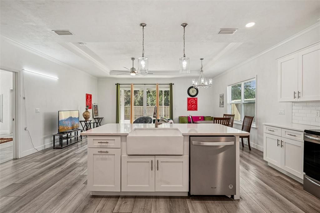 待售: $425,000 (3 贝兹, 2 浴室, 1760 平方英尺)