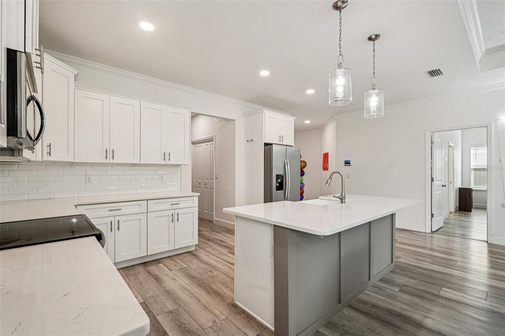 待售: $425,000 (3 贝兹, 2 浴室, 1760 平方英尺)