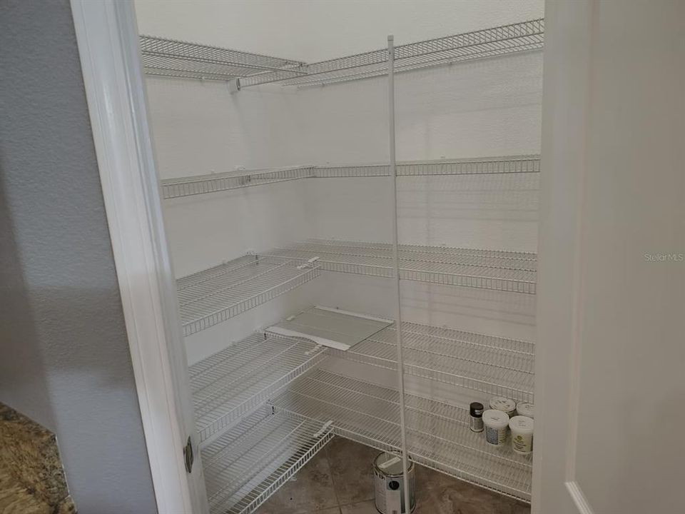 En Renta: $2,250 (4 camas, 3 baños, 2032 Pies cuadrados)