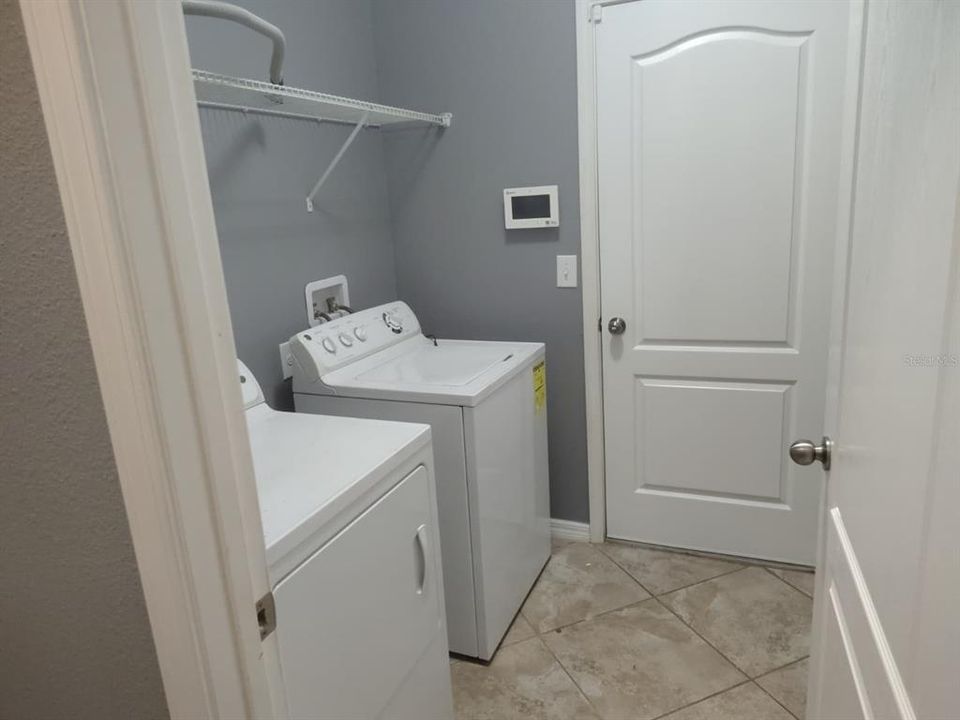 En Renta: $2,250 (4 camas, 3 baños, 2032 Pies cuadrados)